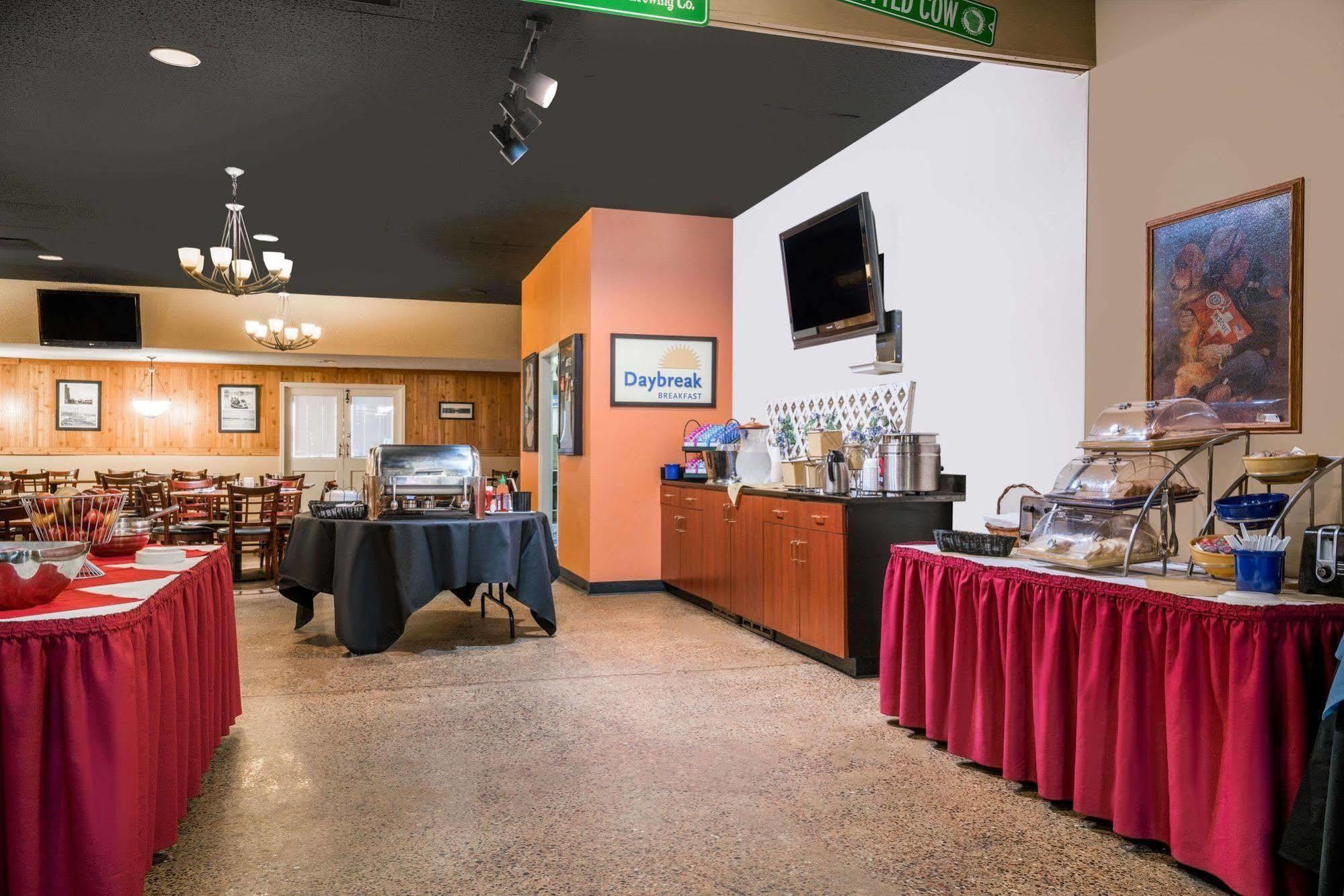 לה קרוס Days Inn Hotel & Conference Center מראה חיצוני תמונה